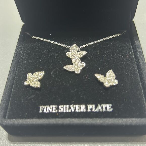 Necklace and Ear Rings - Picture 2 of 5